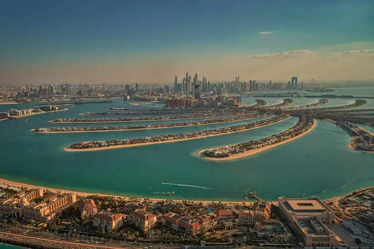 Dubai Luxury Real Estate: 737 High-End Sales Reveal Q3 2025 Market Trends